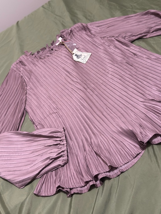 easel Tops - Pleated Long-Sleeve Ruffle Hem Top - Mauve Pink